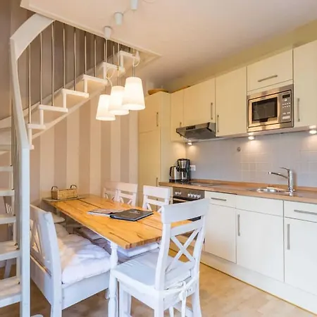 Haus Auf Dem Huegel Moderne 12 Apartment *