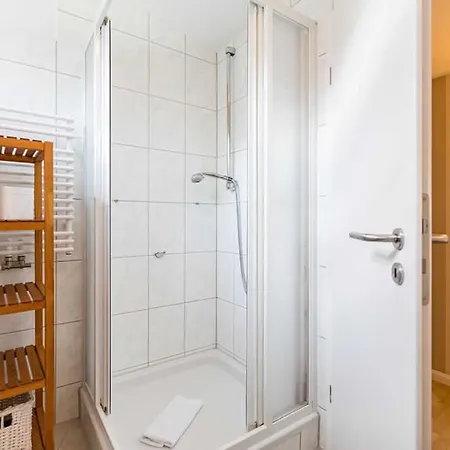 Haus Auf Dem Huegel Moderne 12 *