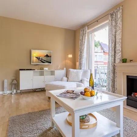 Haus Auf Dem Huegel Moderne 12 *