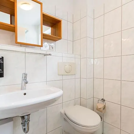 Haus Auf Dem Huegel Moderne 12 *