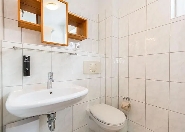 Haus Auf Dem Hügel, Moderne 12 *